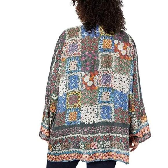 Johnny Was NWOT Daisy Floral Long Sleeve Top With Pompom Tassels Silk Size Small - Picture 2 of 15